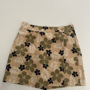 White Stag Stretch Tan Floral Print Cotton Blend Flat Front Skort Size 12